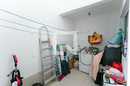 Casa à venda com 75m², 3 quartos e 2 vagasLavanderia