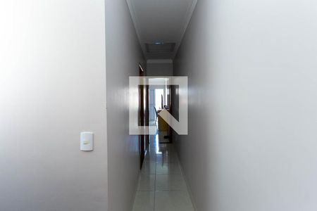 Casa à venda com 75m², 3 quartos e 2 vagasCorredor