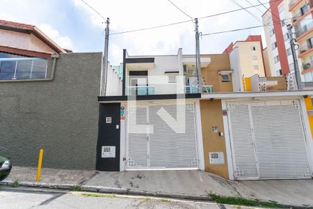 Casa à venda com 75m², 3 quartos e 2 vagasFachada