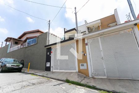 Casa à venda com 75m², 3 quartos e 2 vagasFachada