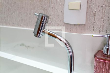 Casa à venda com 75m², 3 quartos e 2 vagasBanheiro - torneira