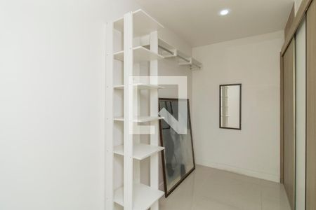 Quarto 1 de casa para alugar com 2 quartos, 195m² em Ramos, Rio de Janeiro