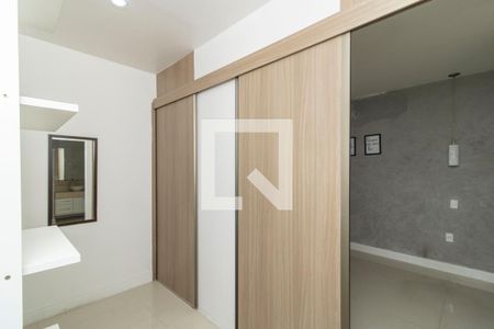 Quarto 1 de casa para alugar com 2 quartos, 195m² em Ramos, Rio de Janeiro