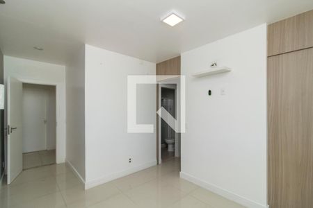 Sala de casa para alugar com 2 quartos, 195m² em Ramos, Rio de Janeiro