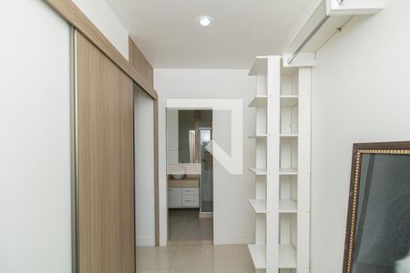 Quarto 1 de casa para alugar com 2 quartos, 195m² em Ramos, Rio de Janeiro