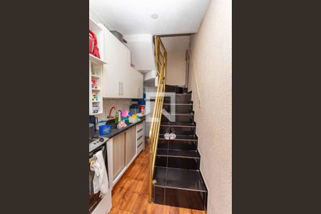 Escada  de casa à venda com 4 quartos, 50565m² em Casa Grande, Diadema
