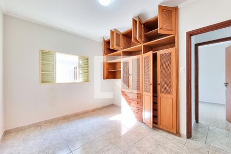 Casa para alugar com 110m², 3 quartos e 2 vagasQuarto 2