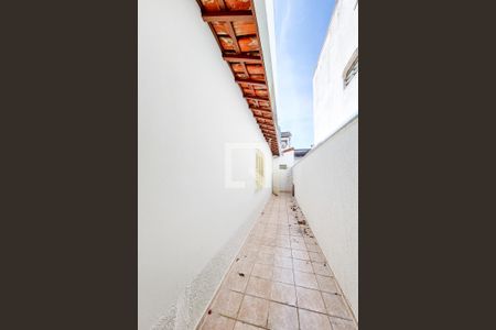Casa para alugar com 110m², 3 quartos e 2 vagasCorredor Lateral