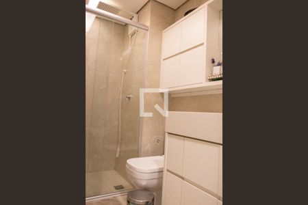 Apartamento para alugar com 67m², 2 quartos e 1 vaga Apartamento para alugar com 67m², 2 quartos e 1 vagaBanheiro da Suíte