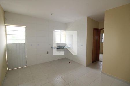 Sala/Cozinha de apartamento para alugar com 2 quartos, 50m² em Jardim Santa Teresinha, São Paulo
