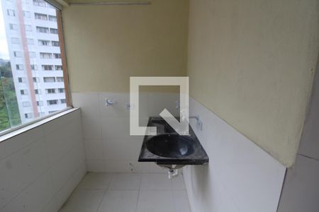 Área de Serviço de apartamento para alugar com 2 quartos, 50m² em Jardim Santa Teresinha, São Paulo