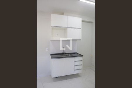 Apartamento para alugar com 34m², 2 quartos e sem vaga Apartamento para alugar com 34m², 2 quartos e sem vagaCozinha e Área de Serviço