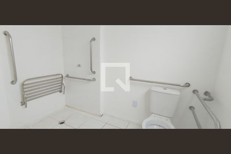 Banheiro de apartamento para alugar com 1 quarto, 42m² em Piatã, Salvador