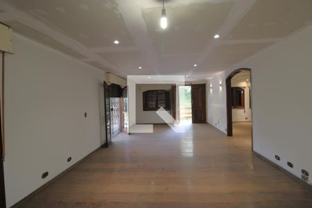 Sala 1 de casa para alugar com 4 quartos, 380m² em Jardim Santa Helena, São Paulo