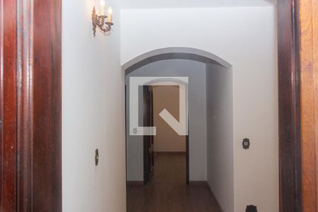 Corredor de casa à venda com 4 quartos, 380m² em Jardim Santa Helena, São Paulo