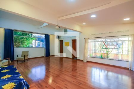 Casa à venda com 153m², 3 quartos e 2 vagasSalão de Festas