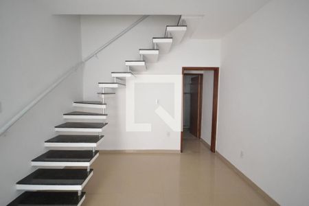 Sala de casa para alugar com 2 quartos, 68m² em Heliópolis, Belford Roxo