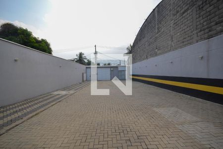 Garagem de casa para alugar com 2 quartos, 68m² em Heliópolis, Belford Roxo