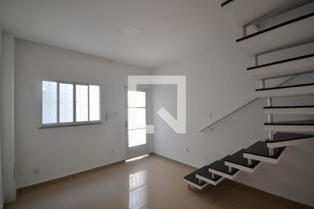Sala de casa para alugar com 2 quartos, 68m² em Heliópolis, Belford Roxo