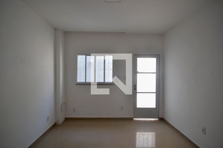 Sala de casa para alugar com 2 quartos, 68m² em Heliópolis, Belford Roxo