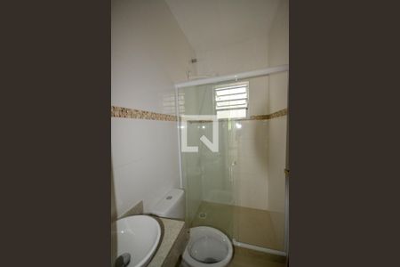 Banheiro de casa para alugar com 2 quartos, 68m² em Heliópolis, Belford Roxo
