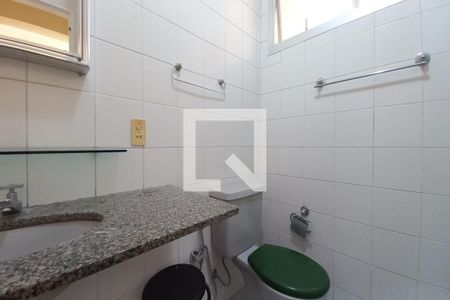 Banheiro de apartamento à venda com 1 quarto, 52m² em Jardim Paraíso, Campinas