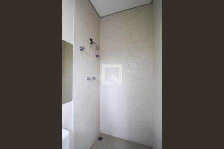 Casa de condomínio para alugar com 310m², 3 quartos e 2 vagasBanheiro de serviço