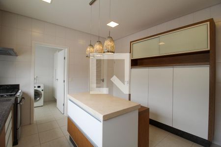 Casa de condomínio para alugar com 310m², 3 quartos e 2 vagasCozinha