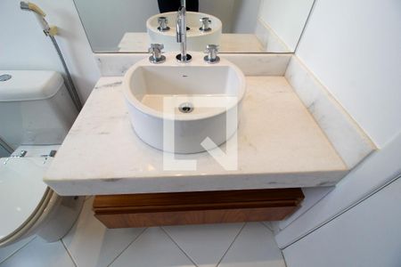 Casa de condomínio para alugar com 310m², 3 quartos e 2 vagasBanheiro da Suíte 3