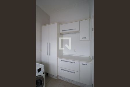 Casa de condomínio para alugar com 310m², 3 quartos e 2 vagasÁrea de Serviço