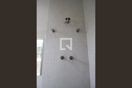 Casa de condomínio para alugar com 310m², 3 quartos e 2 vagasBanheiro de serviço