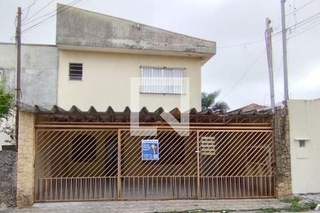 Casa à venda com 240m², 5 quartos e 4 vagas Casa à venda com 240m², 5 quartos e 4 vagasFachada