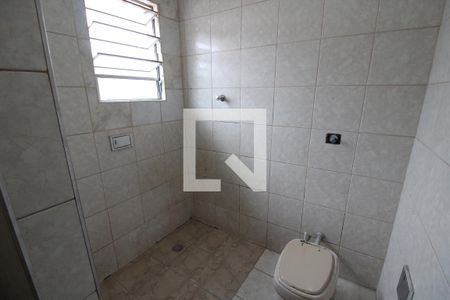 Casa à venda com 240m², 5 quartos e 4 vagasSuite 1 - Banheiro