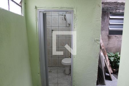 Banheiro de casa para alugar com 1 quarto, 38m² em Vila Nhocuné, São Paulo