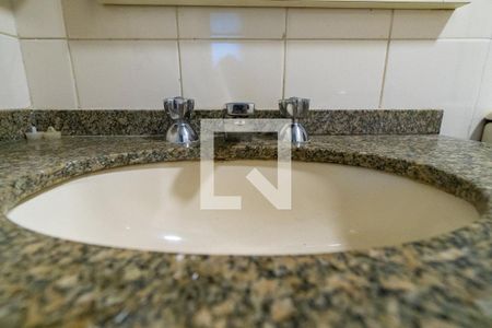 Apartamento à venda com 96m², 3 quartos e 2 vagasBanheiro da Suíte Detalhe