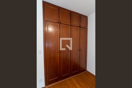 Apartamento à venda com 96m², 3 quartos e 2 vagasQuarto - Armários