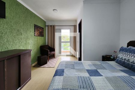 Casa à venda com 232m², 3 quartos e 3 vagasSuíte