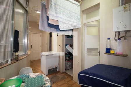 Apartamento à venda com 219m², 2 quartos e 1 vaga Apartamento à venda com 219m², 2 quartos e 1 vagaÁrea de serviço