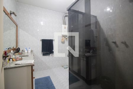 Apartamento à venda com 219m², 2 quartos e 1 vaga Apartamento à venda com 219m², 2 quartos e 1 vagaBanheiro da suíte