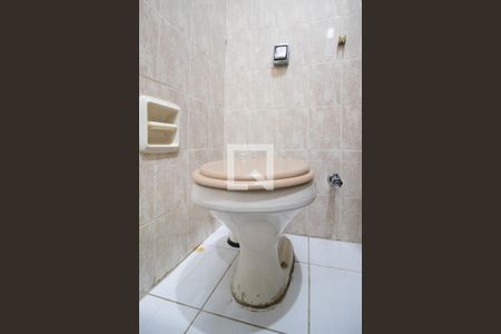 Apartamento à venda com 219m², 2 quartos e 1 vaga Apartamento à venda com 219m², 2 quartos e 1 vagaBanheiro social