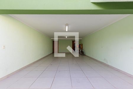 Casa à venda com 243m², 3 quartos e 5 vagas Casa à venda com 243m², 3 quartos e 5 vagasGaragem