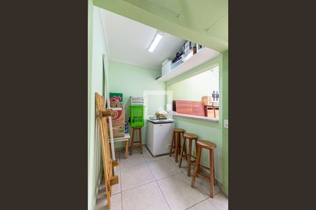 Casa à venda com 243m², 3 quartos e 5 vagas Casa à venda com 243m², 3 quartos e 5 vagasQuintal Fundos / Área de Churrasco