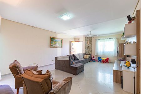 Sala de casa para alugar com 3 quartos, 243m² em Vila Scarpelli, Santo André