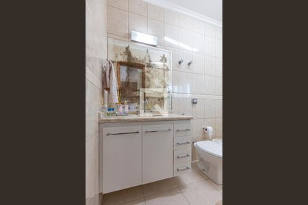 Casa à venda com 243m², 3 quartos e 5 vagas Casa à venda com 243m², 3 quartos e 5 vagasBanheiro da Suite Master