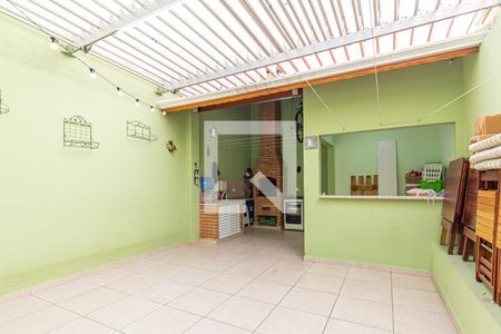 Casa à venda com 243m², 3 quartos e 5 vagas Casa à venda com 243m², 3 quartos e 5 vagasQuintal Fundos / Área de Churrasco