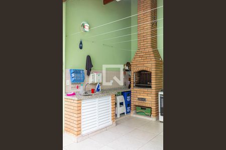 Casa à venda com 243m², 3 quartos e 5 vagas Casa à venda com 243m², 3 quartos e 5 vagasQuintal Fundos / Área de Churrasco