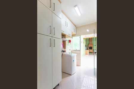 Casa à venda com 243m², 3 quartos e 5 vagas Casa à venda com 243m², 3 quartos e 5 vagasÁrea de Serviço