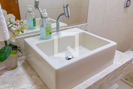 Casa à venda com 243m², 3 quartos e 5 vagas Casa à venda com 243m², 3 quartos e 5 vagasdetalhe do Lavabo