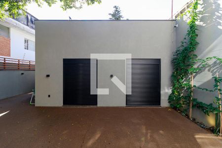 Casa à venda com 399m², 3 quartos e 4 vagas Casa à venda com 399m², 3 quartos e 4 vagasÁrea Externa