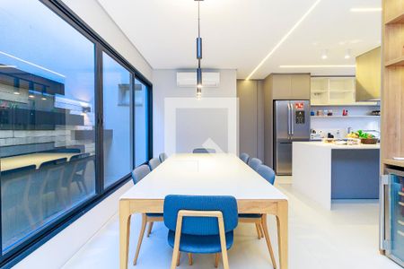 Casa à venda com 399m², 3 quartos e 4 vagas Casa à venda com 399m², 3 quartos e 4 vagasSala